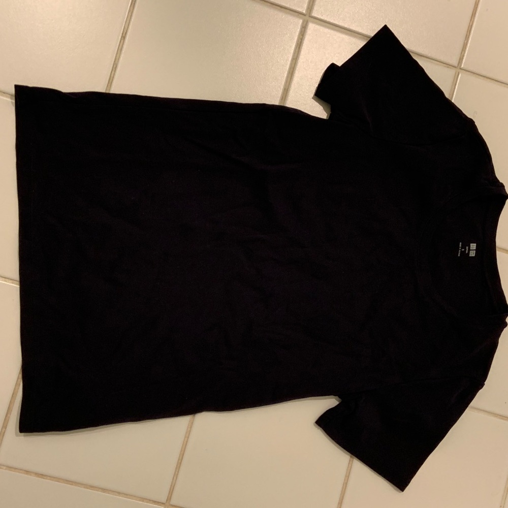 Never-worn navy t-shirt🌘